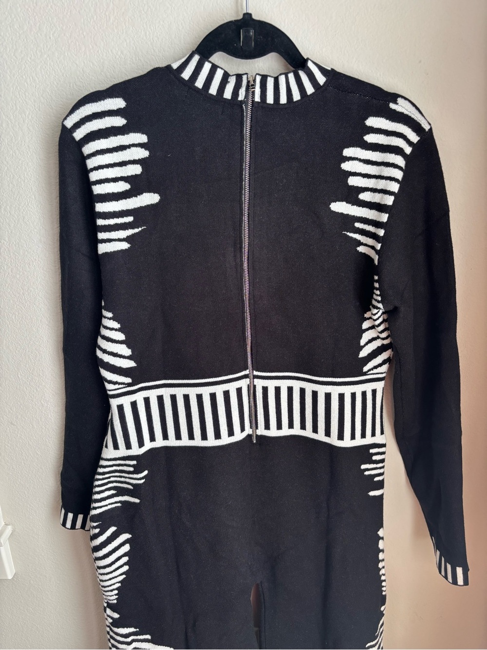 Fashion Nova NWT Black & White Patterned Jumpsuit - Picture 4 of 4